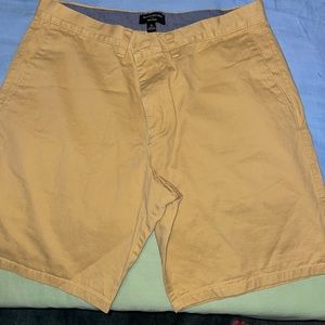 Banana Republic, men’s Aiden short, 36 inch waist. 9.5 inch inseam